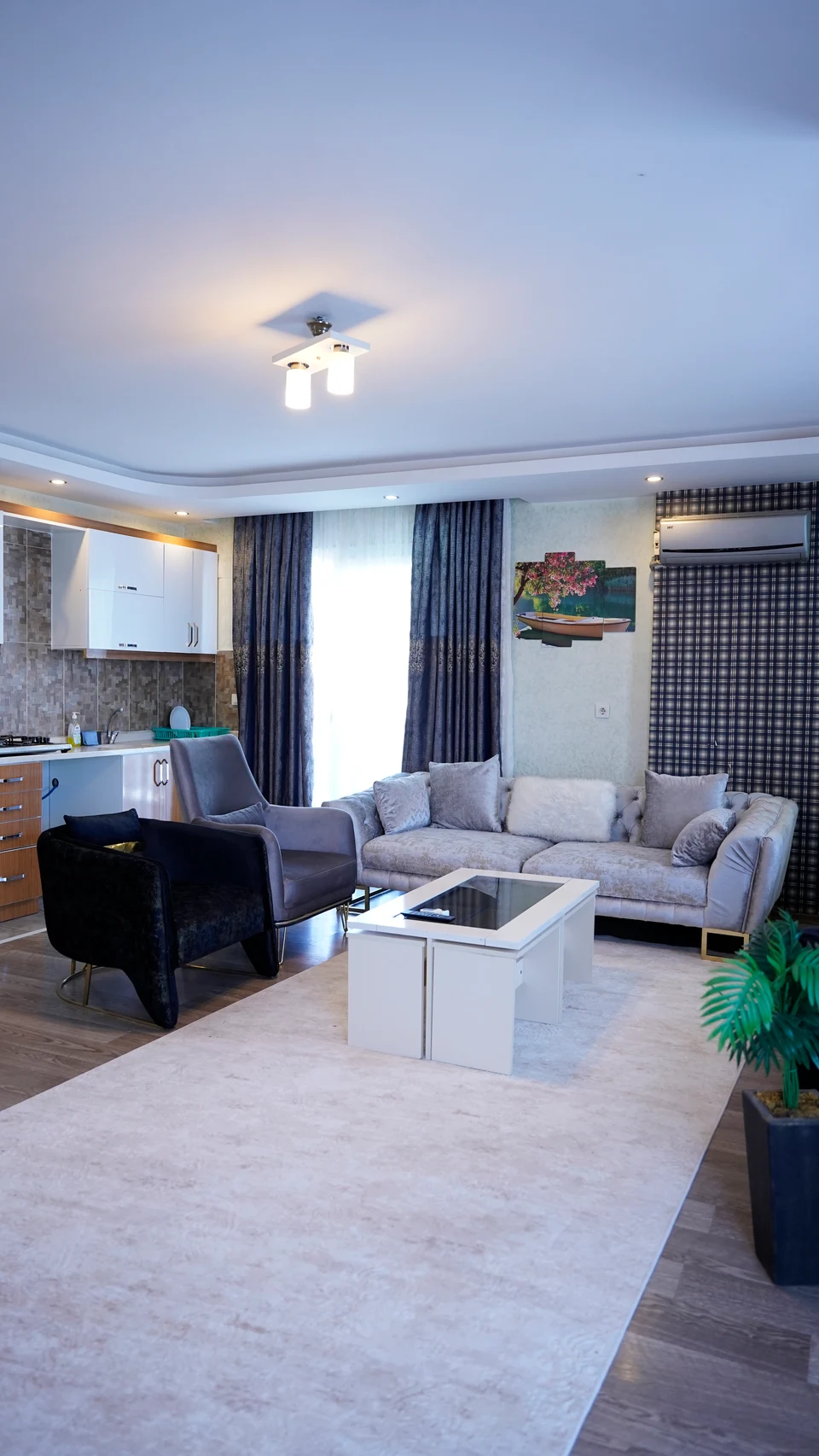 Daire 10 — salona açılan geçiş alanı